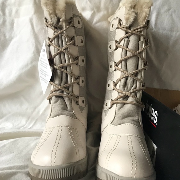 Women’s winter boots. NWT - Picture 5 of 6